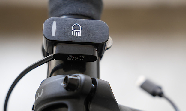 SON Ladelux mit USB Kabel