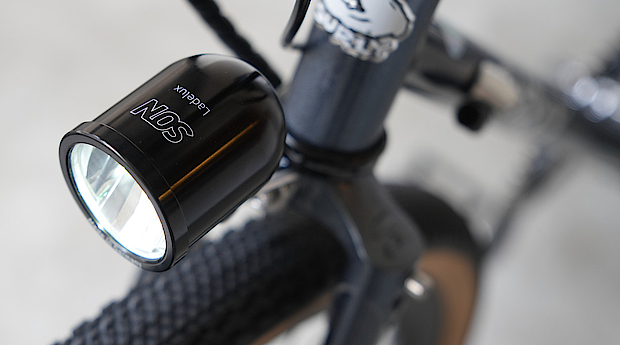 SON Ladelux Scheinwerfer