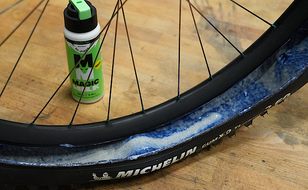 Tubless Dichtmilch beim Frühlingscheck prüfen und erneuern Frühlingscheck - Tubless Milch prüfen