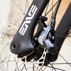 Adaptateur de frein à disque Postmount vers Flatmount de Wolf Tooth